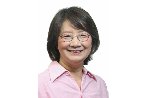 Professor Pin-Lan Li receives Distinguished Scholarship Award at 2021 VCU Convocation